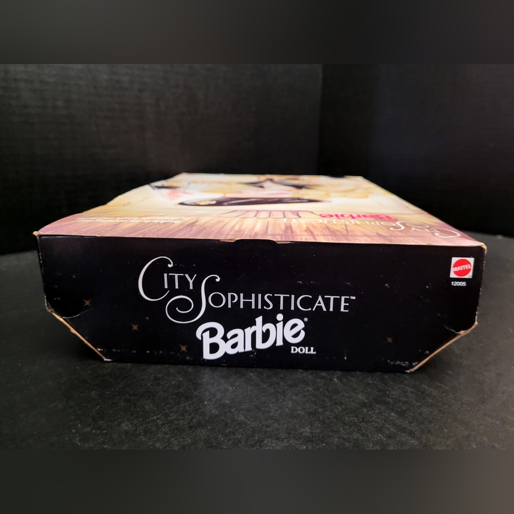 1994 Service Merchandise Limited Edition City Sophisticate Barbie #12005 - Picture 6 of 11